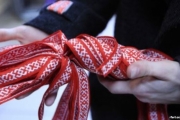 У Білорусі поширюють альтернативу «георгіївським» стрічкам – національний орнамент