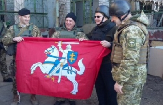 Глава МЗС Литви пишається , що відвідав українських солдатів на передовій