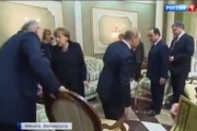 Лукашенко не дав Путіну стільця.Відео