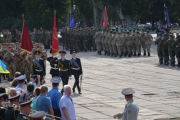 В честь Дня прапора України у Маріуполі пройшов військовий парад.Відео