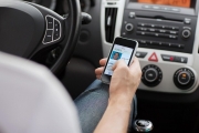 В  штаті Айова починаючи з 2015 року впроваджують мобільну версію водійських прав.