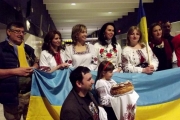 Збірну України з футболу зустріли в Іспанії з короваєм