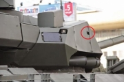 Броня надсучасних російських танків виявилася... картонною