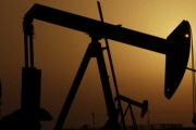 Нафта знову дешевшає після зростання цін у четвер