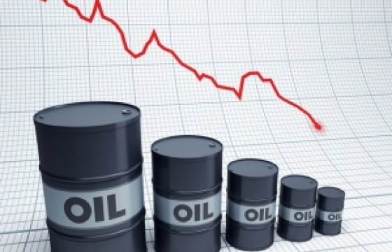 Нафта оновила мінімум 2009 і коштує менше $40 за барель