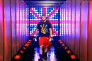 Британський боксер вийшов на бій WSB у футболці з гербом України.Відео