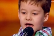 Хлопчик з Калуша "підірвав" інтернет виконанням пісні "Воины света".Відео