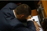 Юрій Мірошніченко спить на відкритті нової сесії Верховної Ради України .ВІДЕО