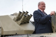 Вінні-Пух з Держдуми: мережа жартує над депутатом, який провів у танку 5 годин