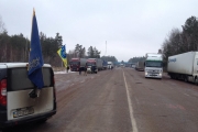 "Замуровали демоны" : Відтепер і житомирські активісти на кордоні з Білоруссю блокують російські вантажівки