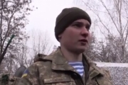 Російські окупанти допомагають зброєю українцям.Відео