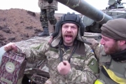 "Дякуйте,москалі,що я не Бог".Українські воїни відбили у терористів російський танк Т-72. ВІДЕО