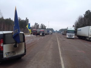 &quot;Замуровали демоны&quot; : Відтепер і житомирські активісти на кордоні з Білоруссю блокують російські вантажівки