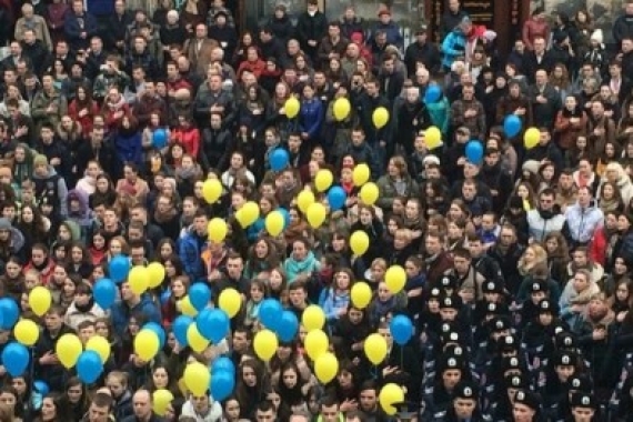 Більше тисячі львів&#039;ян разом виконали гімн України .Відео