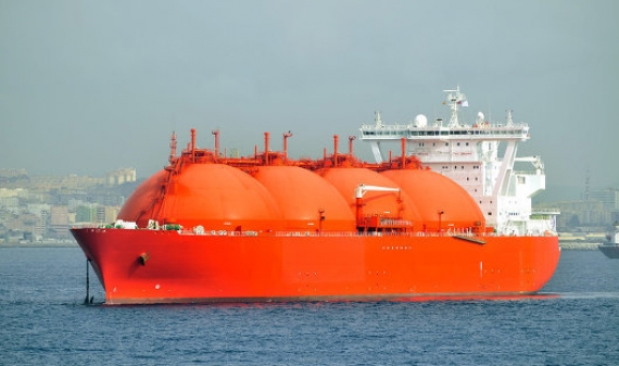 США вперше відправили танкер з газом до Європи